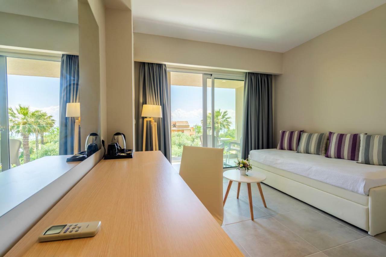 Cnic Gemini Hotel Mesongí Eksteriør billede